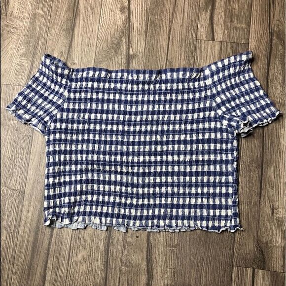 2/$20 ARIZONA Smocked blue gingham Crop Top, 2X - Picture 2 of 5